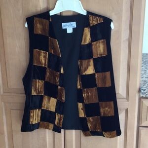 Ann Loy Women’s Velvet Vest Blk & Gold Size L NWOT.  #331